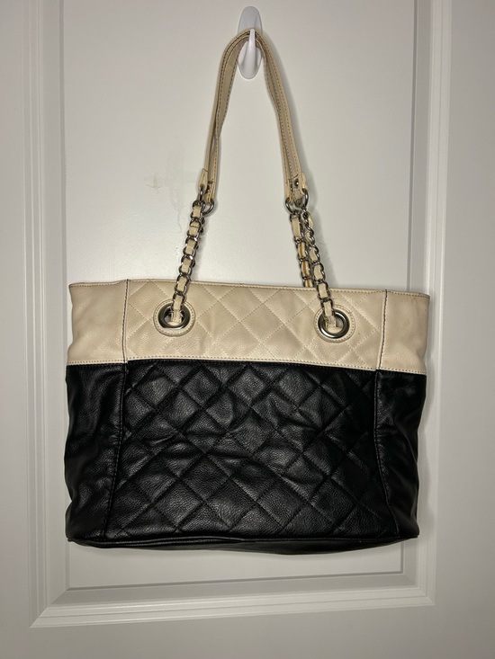Nine West Quilted Two-Tone Tote Bag in Black and Cream - Picture 2 of 3